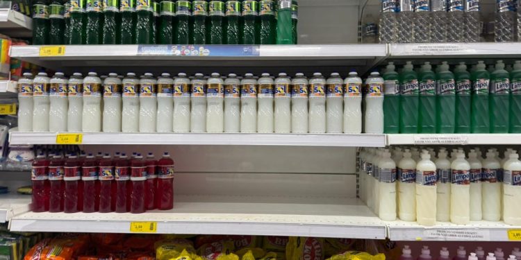 Supermercados de Jaraguá do Sul iniciam recolhimento de produtos Ypê após medida da Anvisa