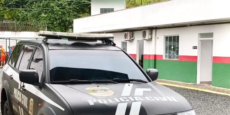 Homem acusado de estuprar enteada de nove anos é preso em Massaranduba