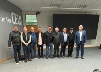 Prefeitos e lideranças debatem ampliação hospitalar e reforço na emergência na região da Amvali