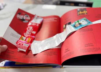 Álbum da Copa do Mundo gera onda de vandalismo e furtos de rótulos de Coca-Cola em supermercados