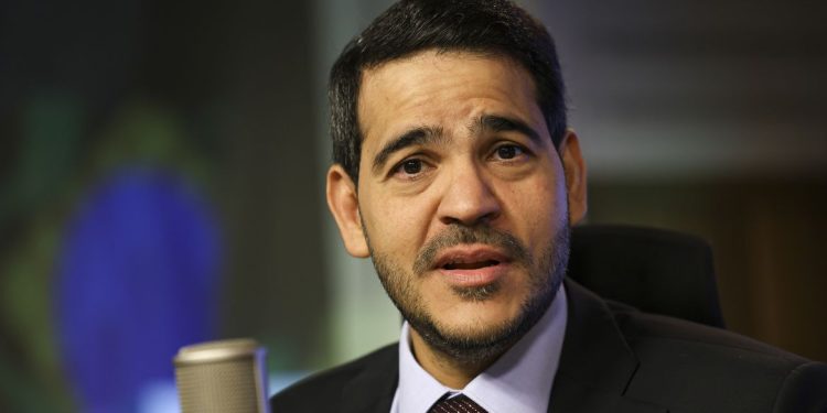 Lula diz que vai indicar novamente Messias ao STF