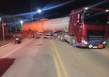 Duas pessoas ficam feridas após acidente entre moto e carreta em Schroeder