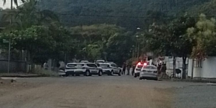 Homem com facão ameaça moradores e mobiliza a Polícia Militar em Jaraguá do Sul