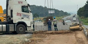 Transporte de vigas para viaduto em Guaramirim deve ser concluído nesta terça-feira (28)