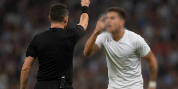“Vou te quebrar”: Árbitro de futebol xingado por expulsão de atleta em jogo de várzea em Jaraguá será indenizado