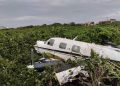 [Vídeo] Duas pessoas ficam feridas após queda de avião em Navegantes