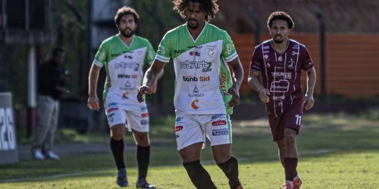 Sport Club Jaraguá tem jogadores suspensos por suspeita de manipulação em goleada do Juventus