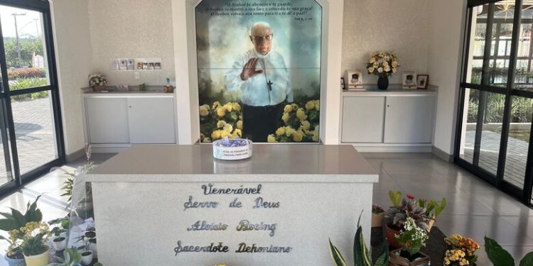 Paróquia promove celebrações em memória do Venerável Padre Aloísio em Jaraguá do Sul