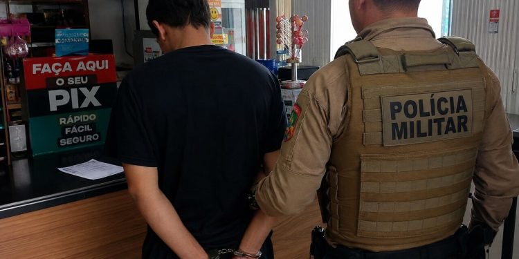 Jovem é preso após aplicar golpe do “Pix com devolução” e jogar no Tigrinho em Guaramirim