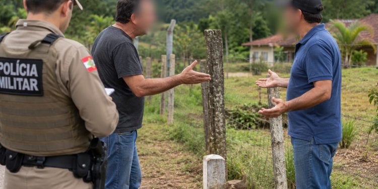 Vizinhos brigam por divisa de terreno e PM é acionada em Jaraguá do Sul