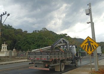 Muralha Digital: Guaramirim instala 70% dos postes para novo sistema de videomonitoramento