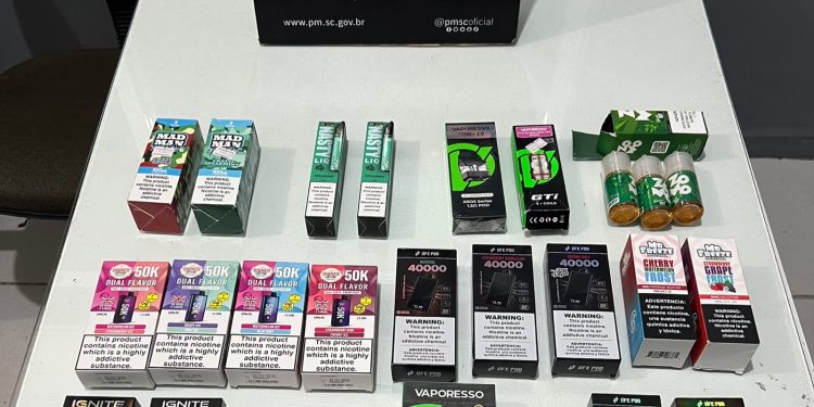 Polícia Militar apreende cigarros eletrônicos em conveniência de Jaraguá do Sul