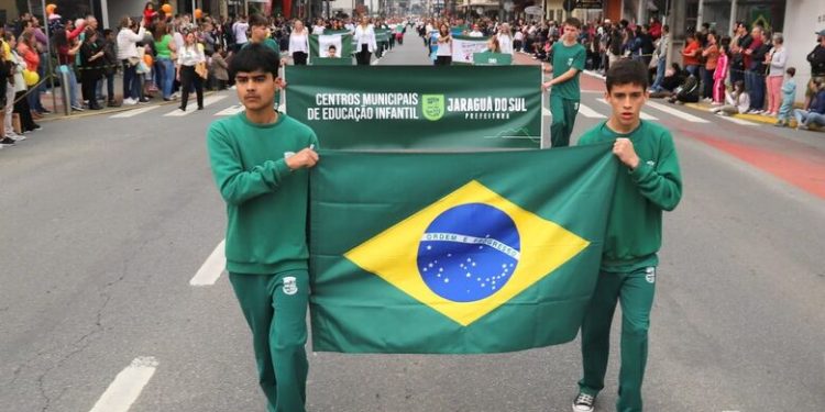 Desfile de 7 de Setembro terá 2,5 mil participantes e três telões de LED em Jaraguá do Sul