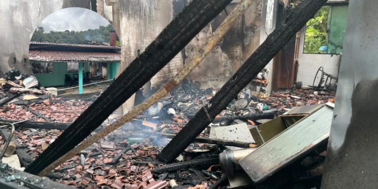 Família de Guaramirim pede doações de roupas para mulher e neto que perderam tudo em incêndio