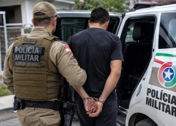 “Por ciúmes”: Homem de 36 anos é preso após agredir namorada de 19 em Jaraguá do Sul