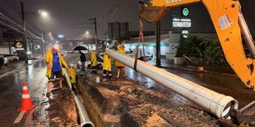 Samae segue com obra de melhoria no abastecimento de água na Rua Prof.ª Adélia Fischer