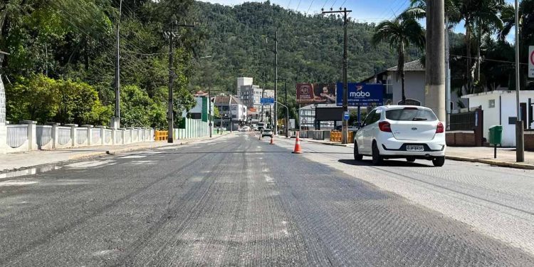 Revitalização da Rua Walter Marquardt, em Jaraguá do Sul, avança para nova etapa