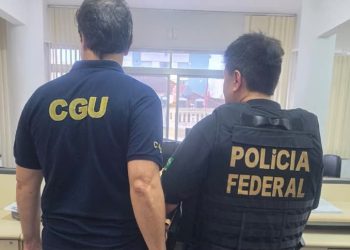 PF faz operação em três cidades de SC para investigar venda irregular de veículos públicos