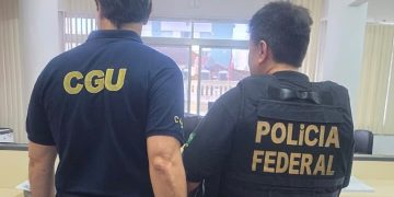 PF faz operação em três cidades de SC para investigar venda irregular de veículos públicos