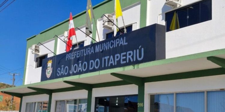 TCE recomenda aprovação das contas de São João do Itaperiú referentes a 2025