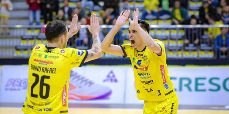 Jaraguá vence o Tubarão e está nas quartas de final da Liga Nacional